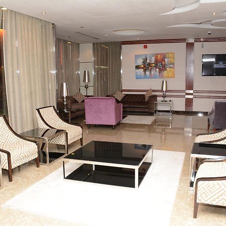 Topaz Furnished Apartments Riade Exterior foto