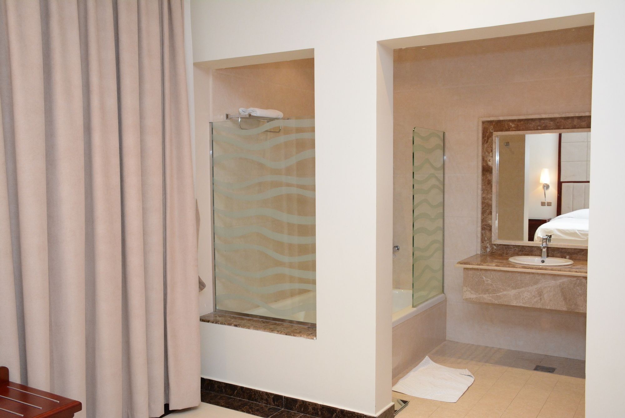 Topaz Furnished Apartments Riade Exterior foto